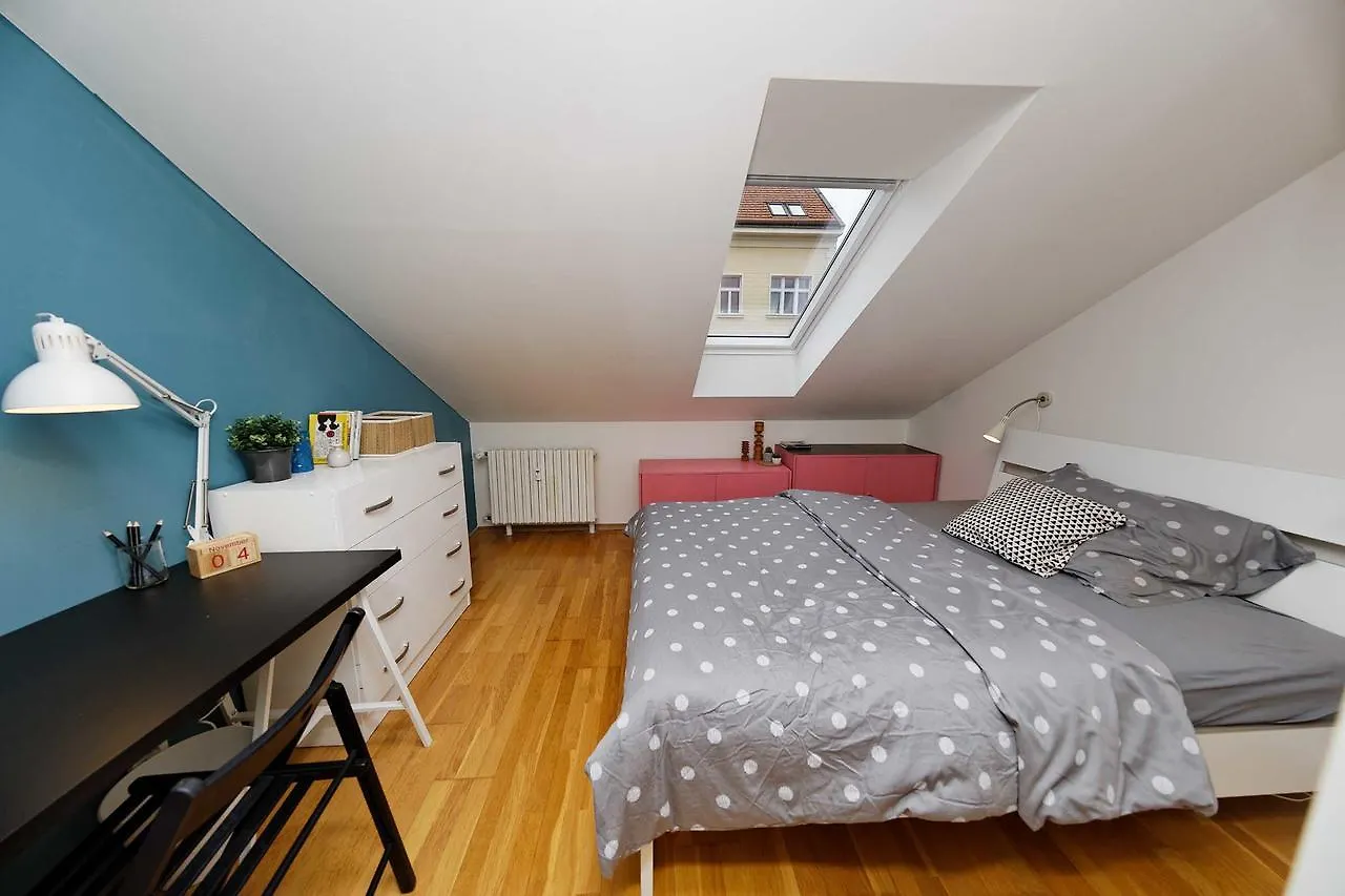 Apartment Na Kozacce 6 Prague 0*,